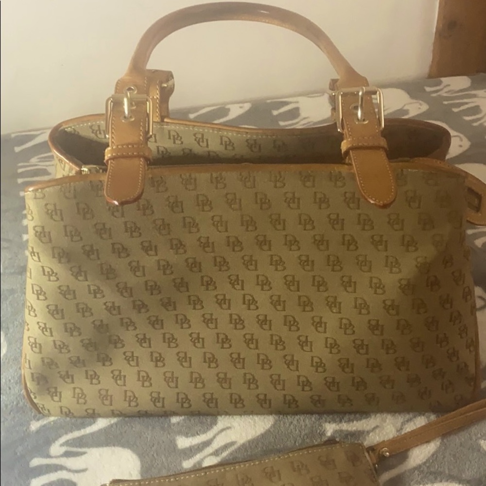 Dooney & Bourke